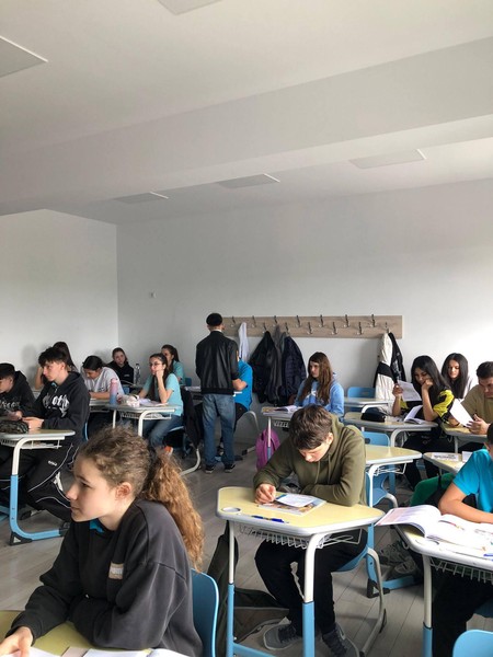 Astăzi elevii claselor a VIII a au avut plăcerea de a participa la prezentarea ofertei educaționale a Colegiului Național „Kemal Ataturk”