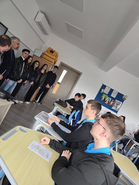 Astăzi elevii claselor a VIII a au avut plăcerea de a participa la prezentarea ofertei educaționale a Colegiului Național „Kemal Ataturk”