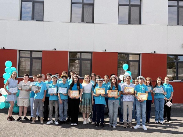Emoție, bucurie și aplauze la final de an școlar!