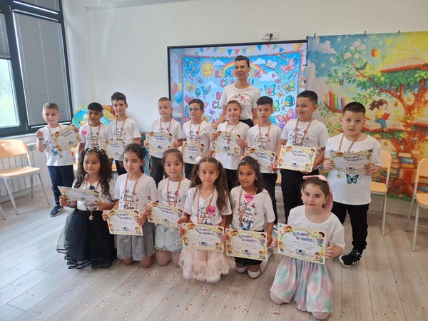 Emoție, bucurie și aplauze la final de an școlar!